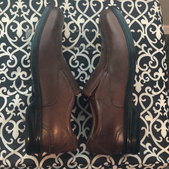 Brand new never worn..Clark’s leather dress shoe.. leather uppers..